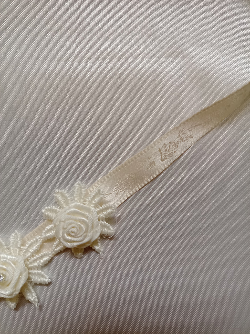 Cintura da Cerimonia per Bambina con Roselline, Margherite e Strass – Fatto a Mano