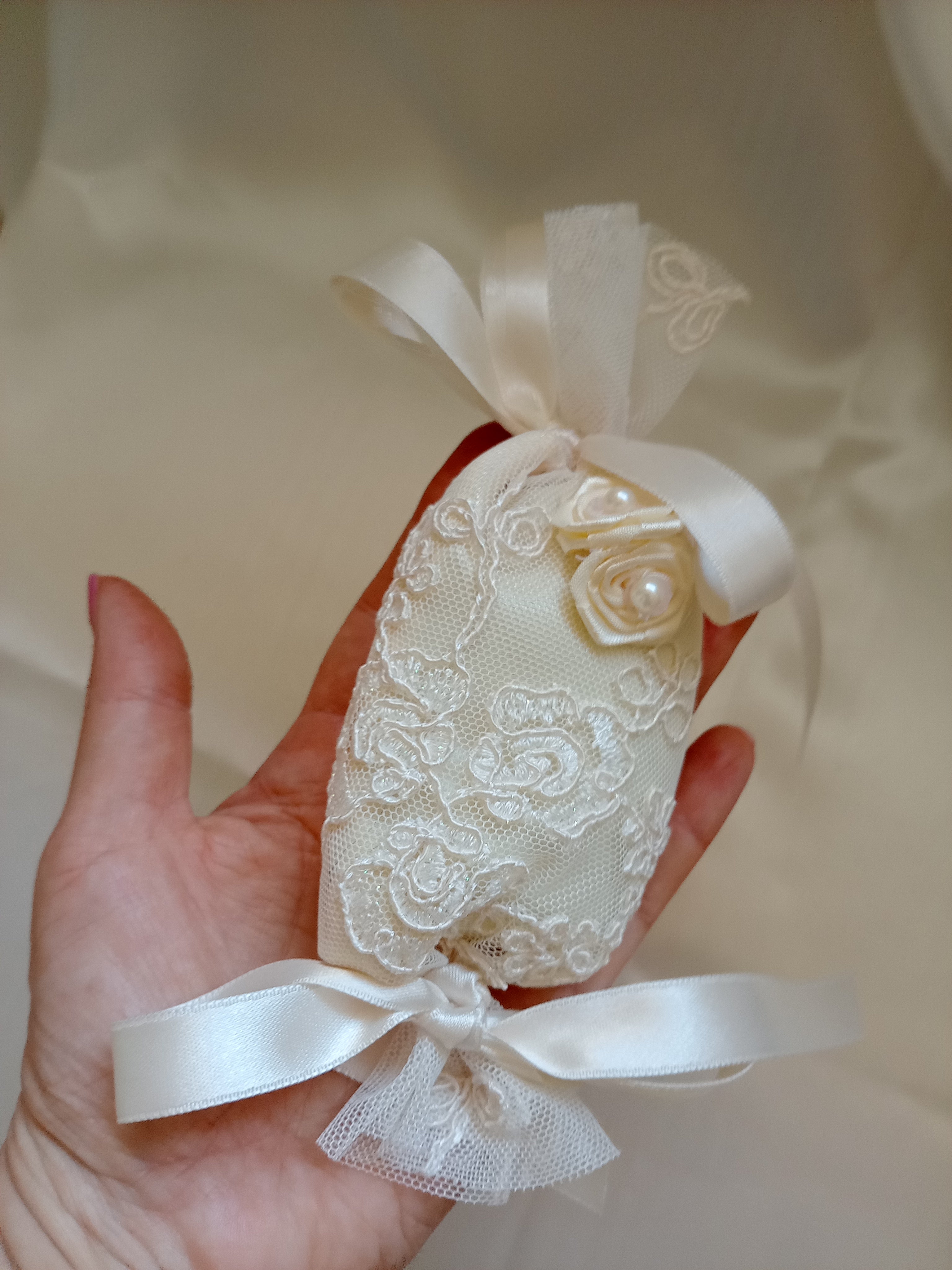 Saponetta a Caramella in Pizzo – Bomboniera Matrimonio Fatta a Mano
