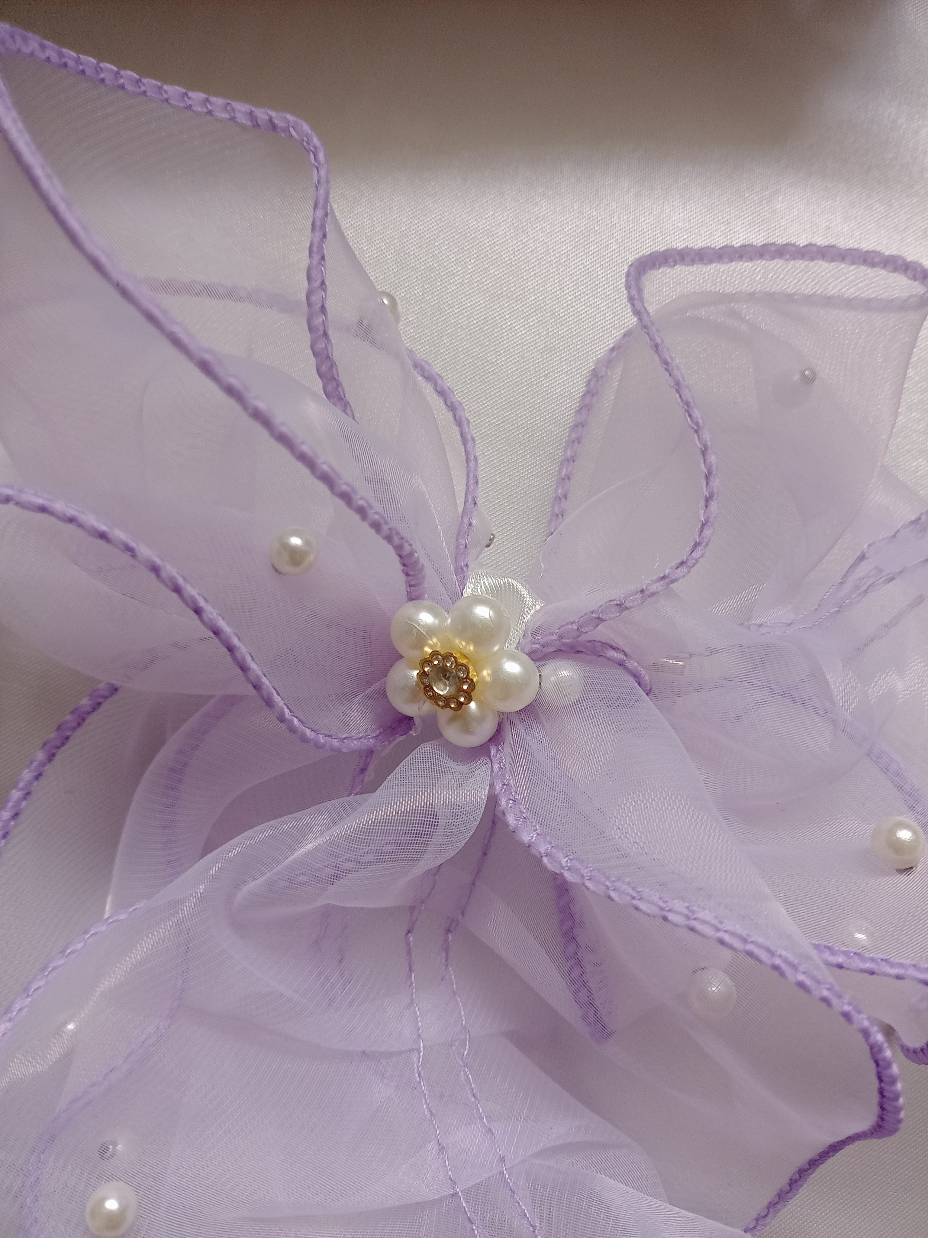 Fiocco per Capelli da Cerimonia Lilla con Perle – Fatto a Mano, Bambina