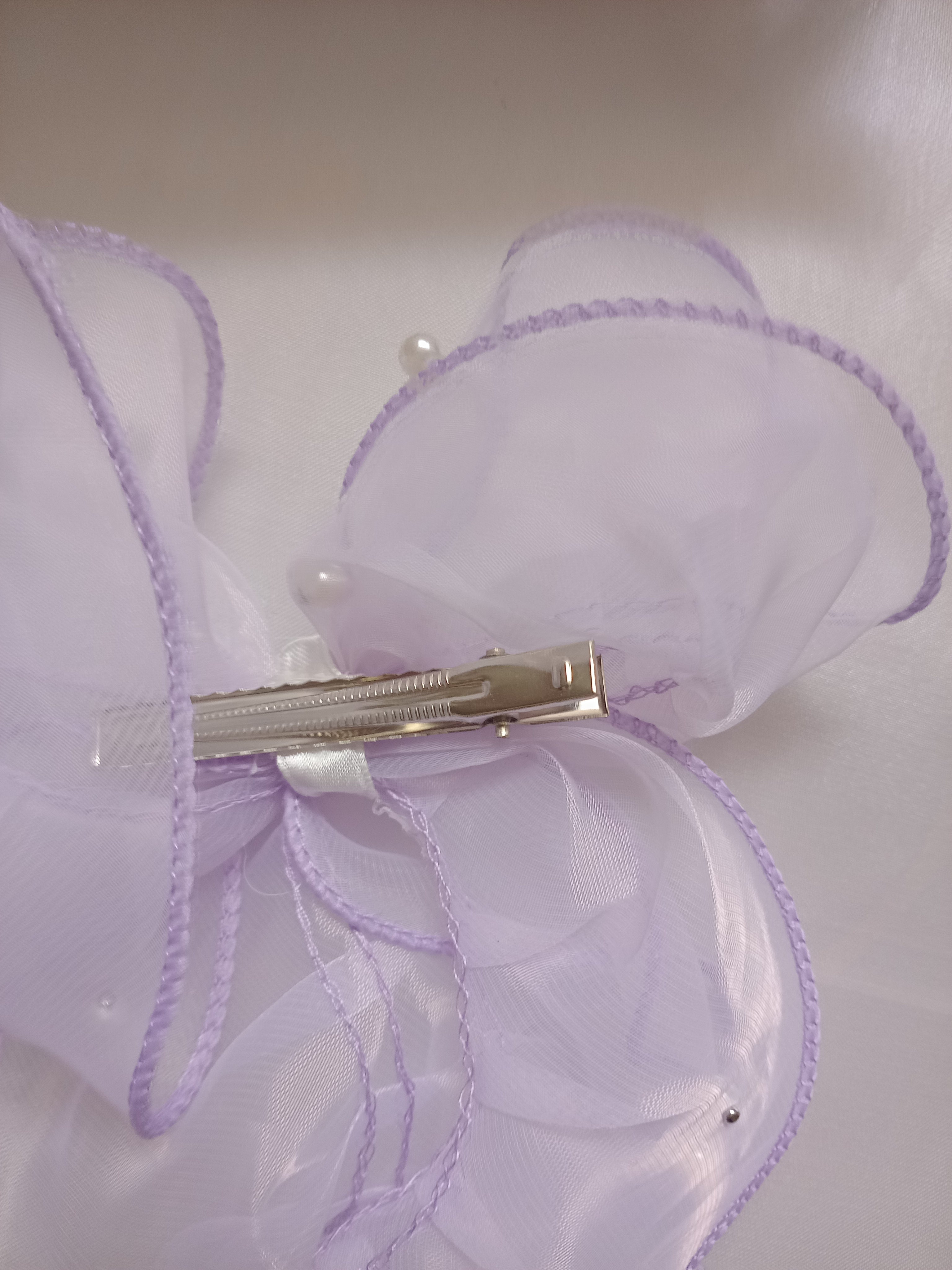 Fiocco per Capelli da Cerimonia Lilla con Perle – Fatto a Mano, Bambina