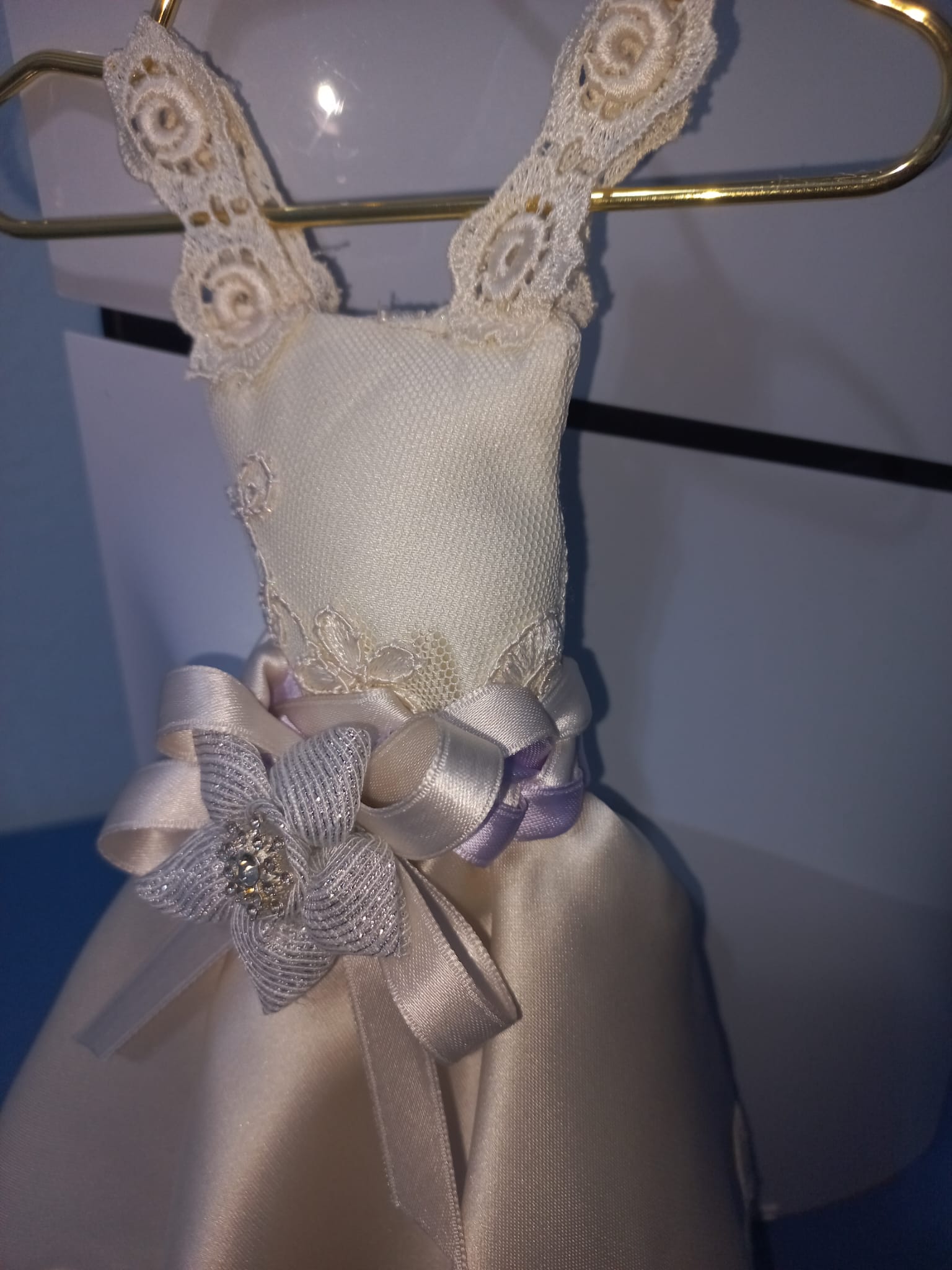 Vestitino profumo ambiente / bomboniera realizzato artigianalmente.