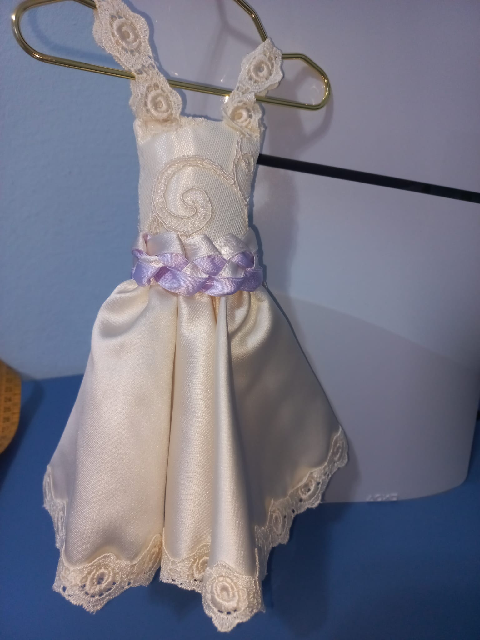 Vestitino profumo ambiente / bomboniera realizzato artigianalmente.