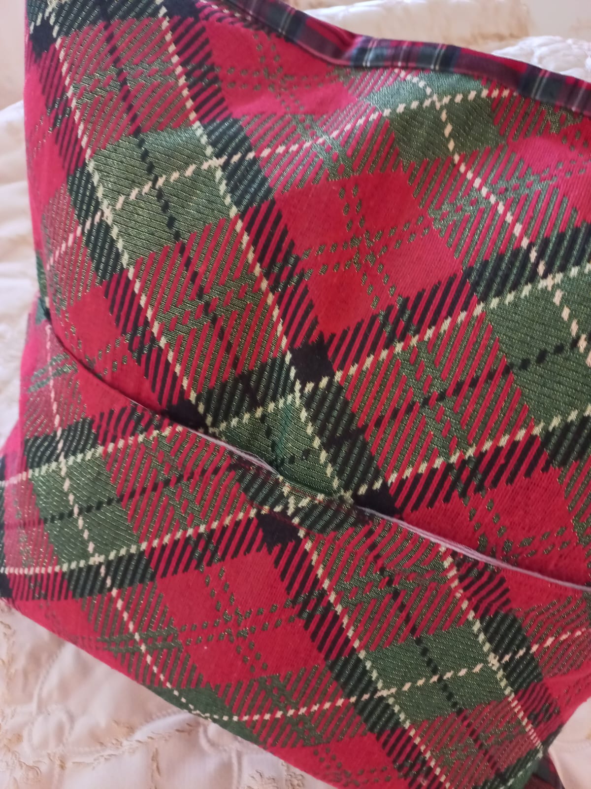 Cuscino Natalizio in Velluto con Tessuto Scozzese e Lamè Dorato