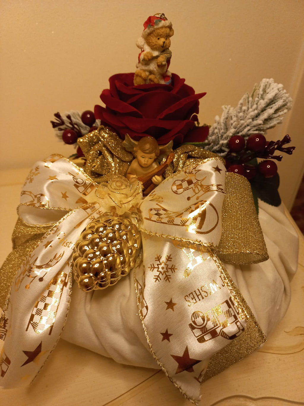 Bon Bon Natalizio in Velluto Avorio con Decorazioni Oro e Rosse - Fatto a Mano