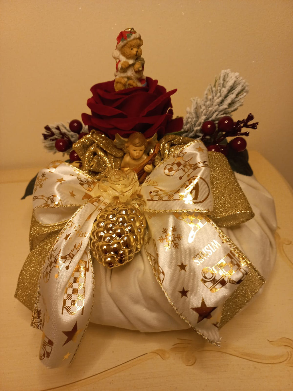 Bon Bon Natalizio in Velluto Avorio con Decorazioni Oro e Rosse - Fatto a Mano