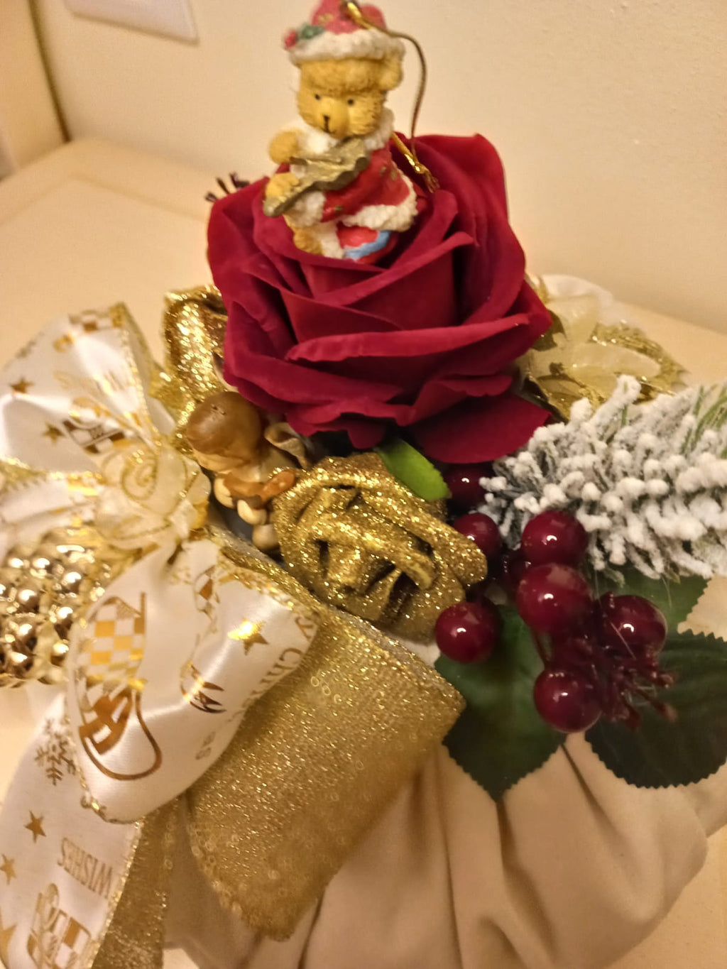 Bon Bon Natalizio in Velluto Avorio con Decorazioni Oro e Rosse - Fatto a Mano