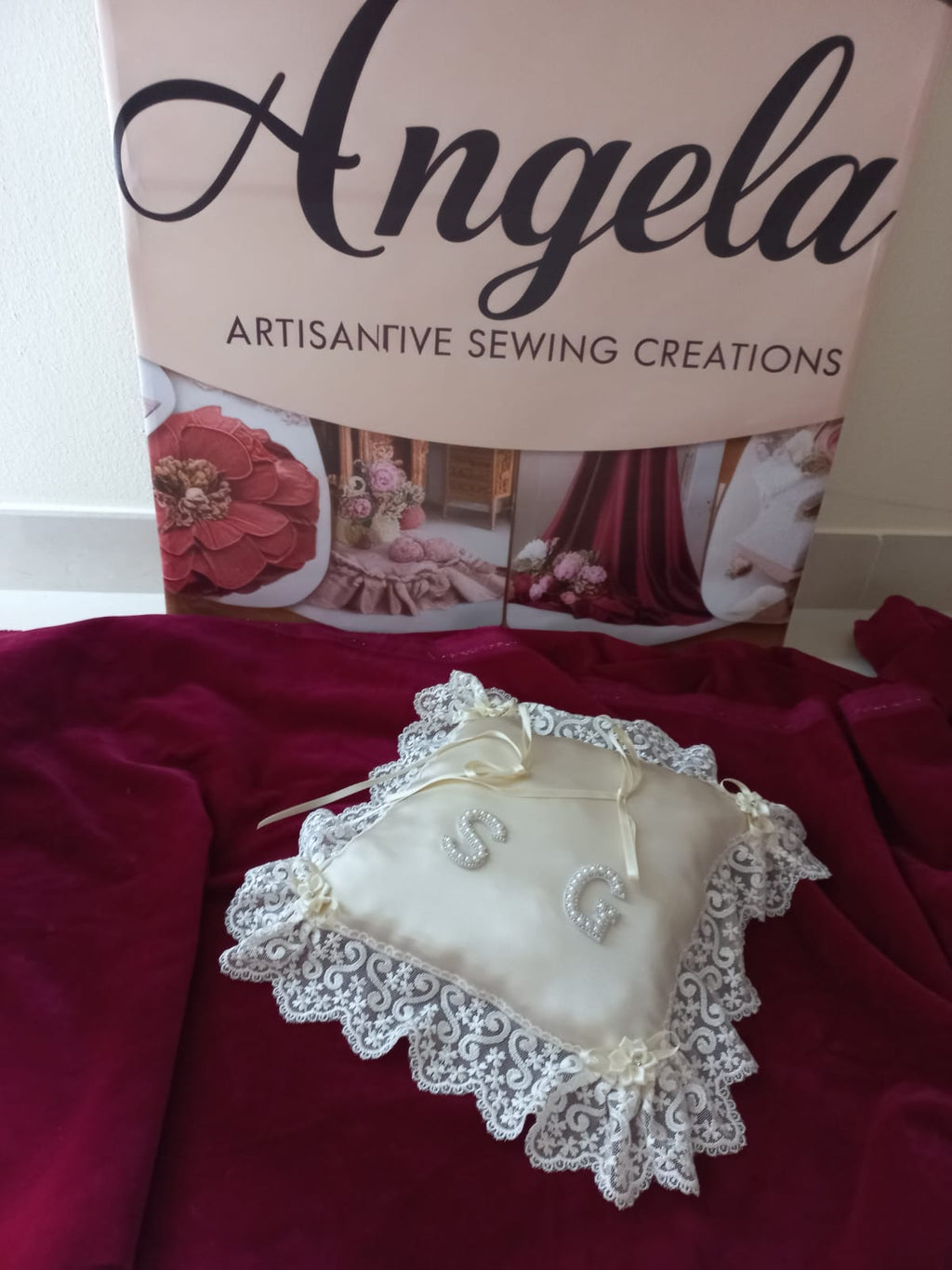 CUSCINETTO PERSONALIZZATO CON INIZIALI DEGLI SPOSI PER LE FEDI DA MATRIMONIO