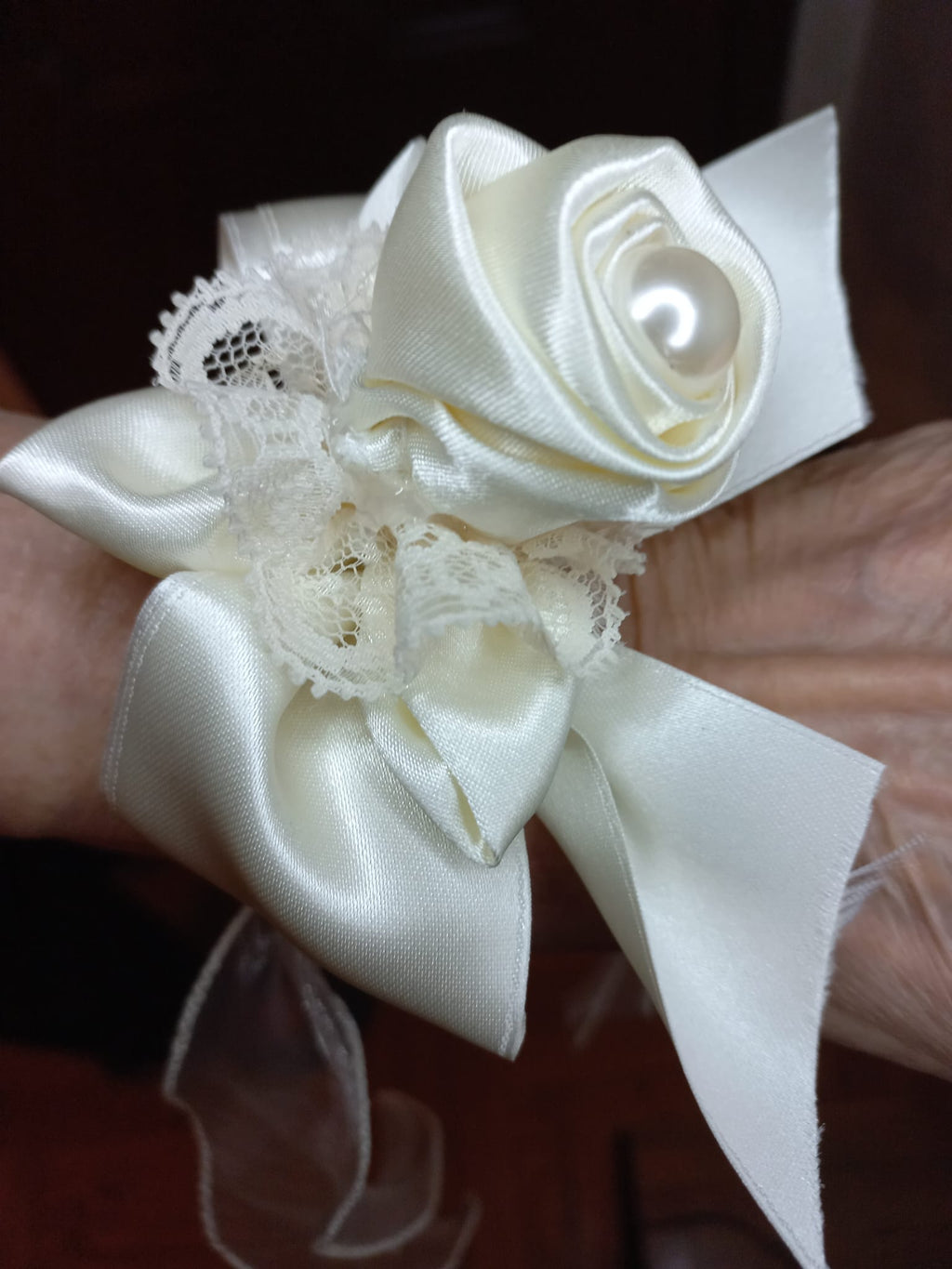 Bracciale Cerimonia Elegante con Bocciolo e Pizzo - Fatto a Mano