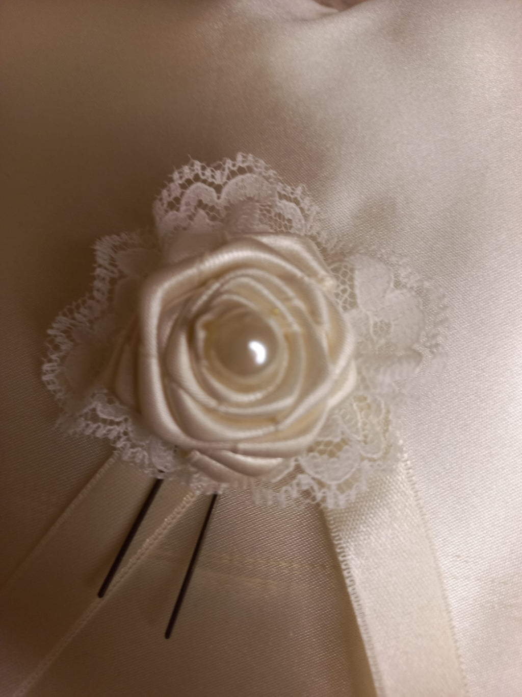 Rosa Avorio Fatta a Mano per Capelli - Accessorio Sposa con Pizzo e Perla