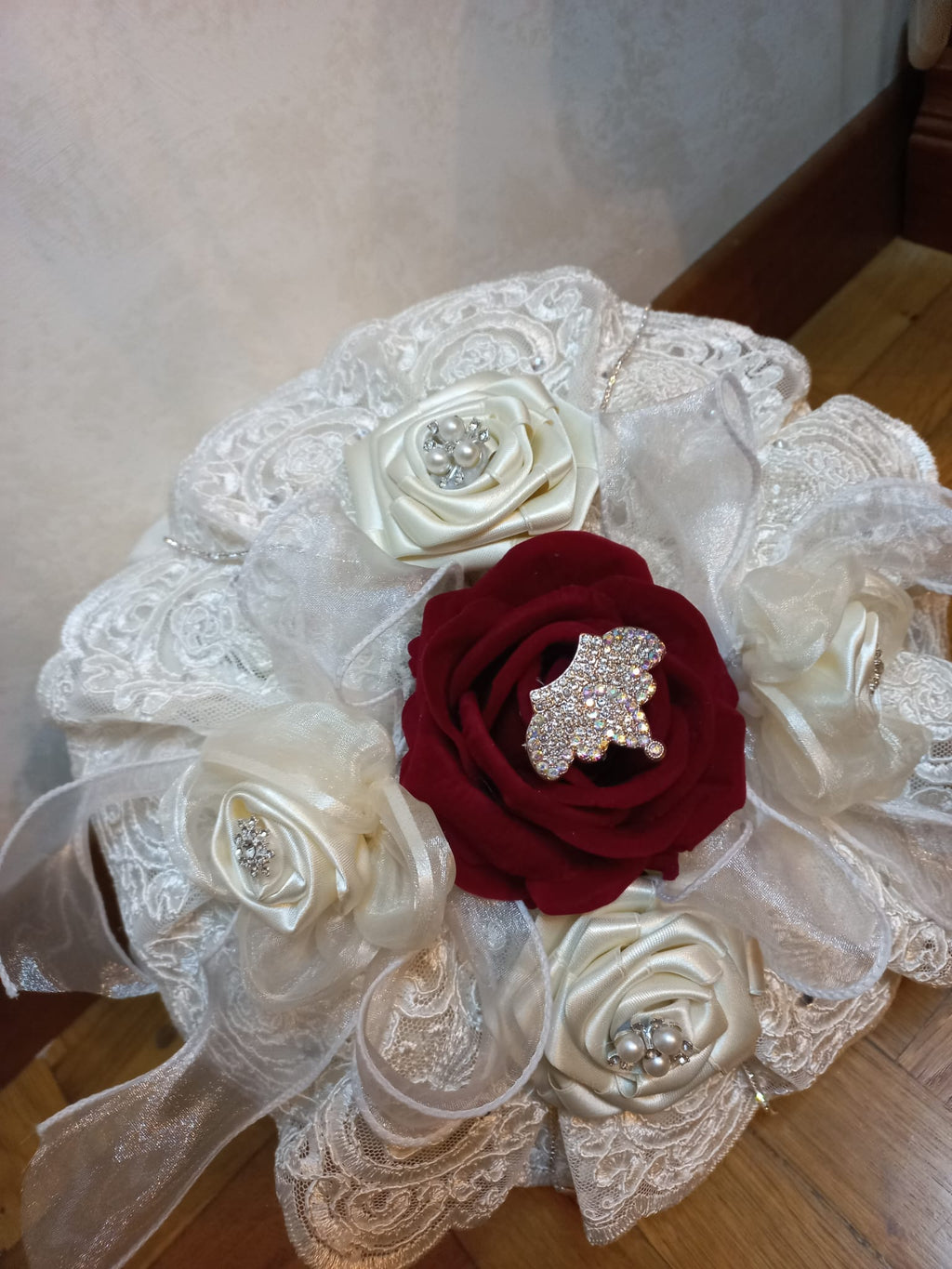 Bon Bon Sposa - Segnaposto Elegante in Velluto e Pizzo