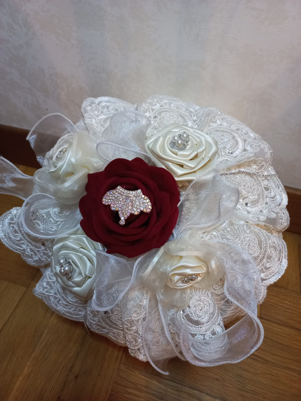 Bon Bon Sposa - Segnaposto Elegante in Velluto e Pizzo