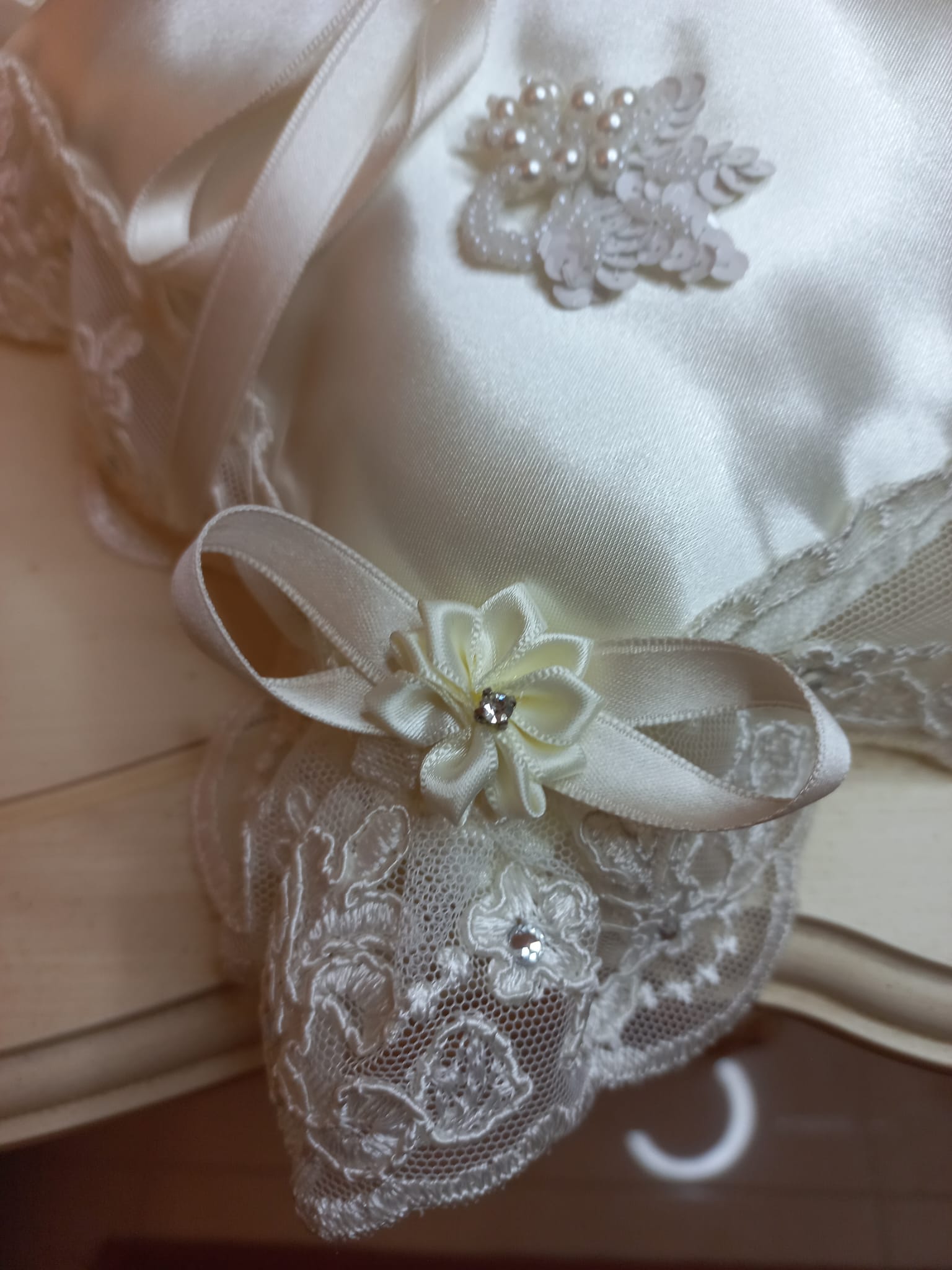 Cuscinetto Portafedi in Raso e Pizzo - Accessorio Matrimonio Artigianale
