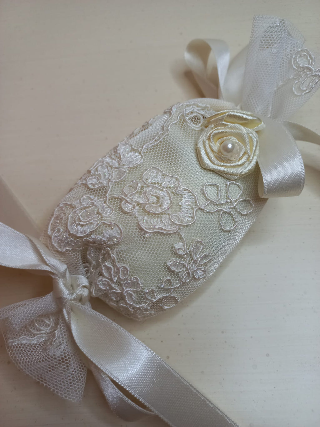 Saponetta a Caramella in Pizzo - Bomboniera Artigianale