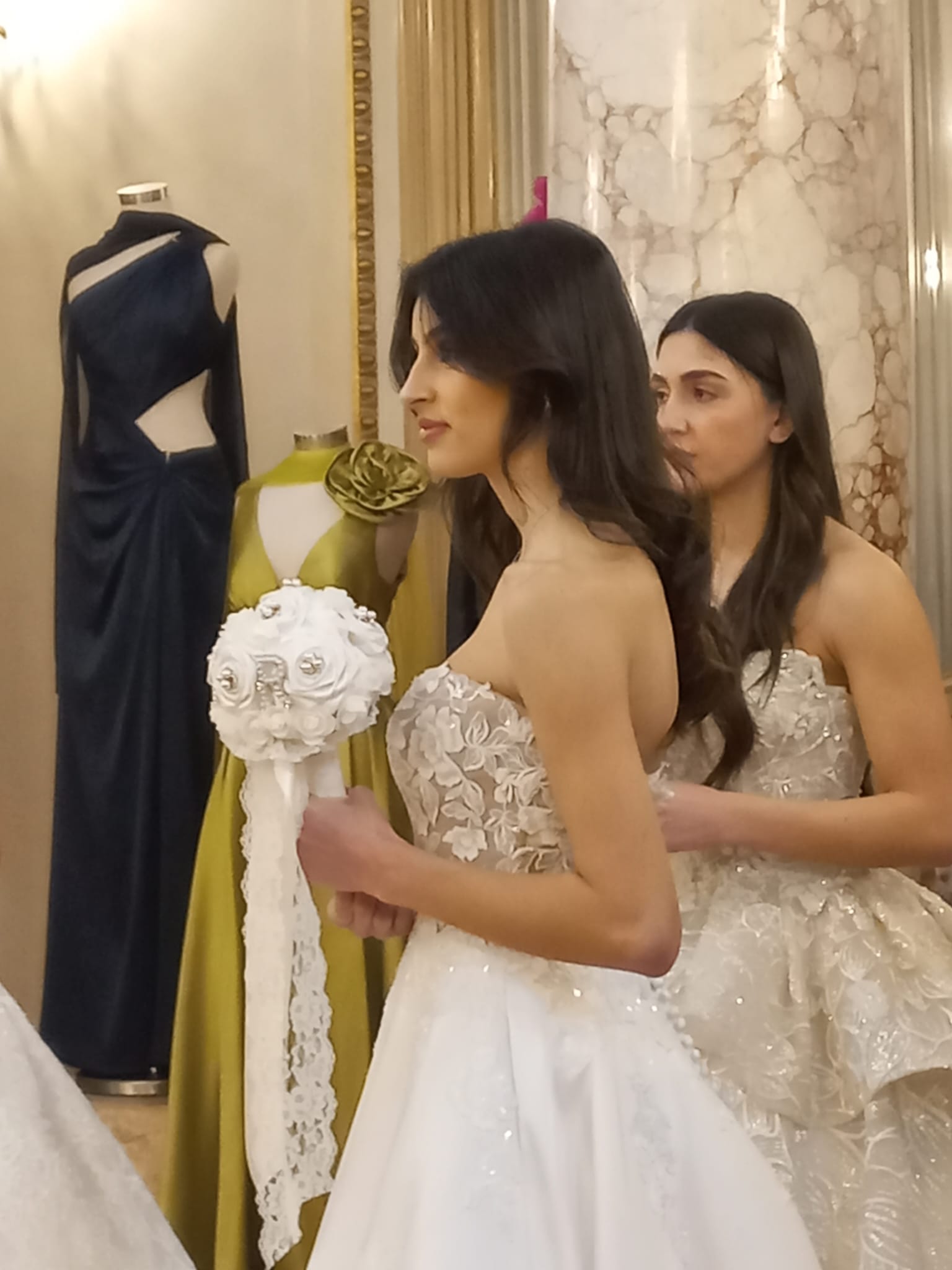 Bouquet Sposa con Rose Fatte a Mano Avorio Chiaro - Artigianale