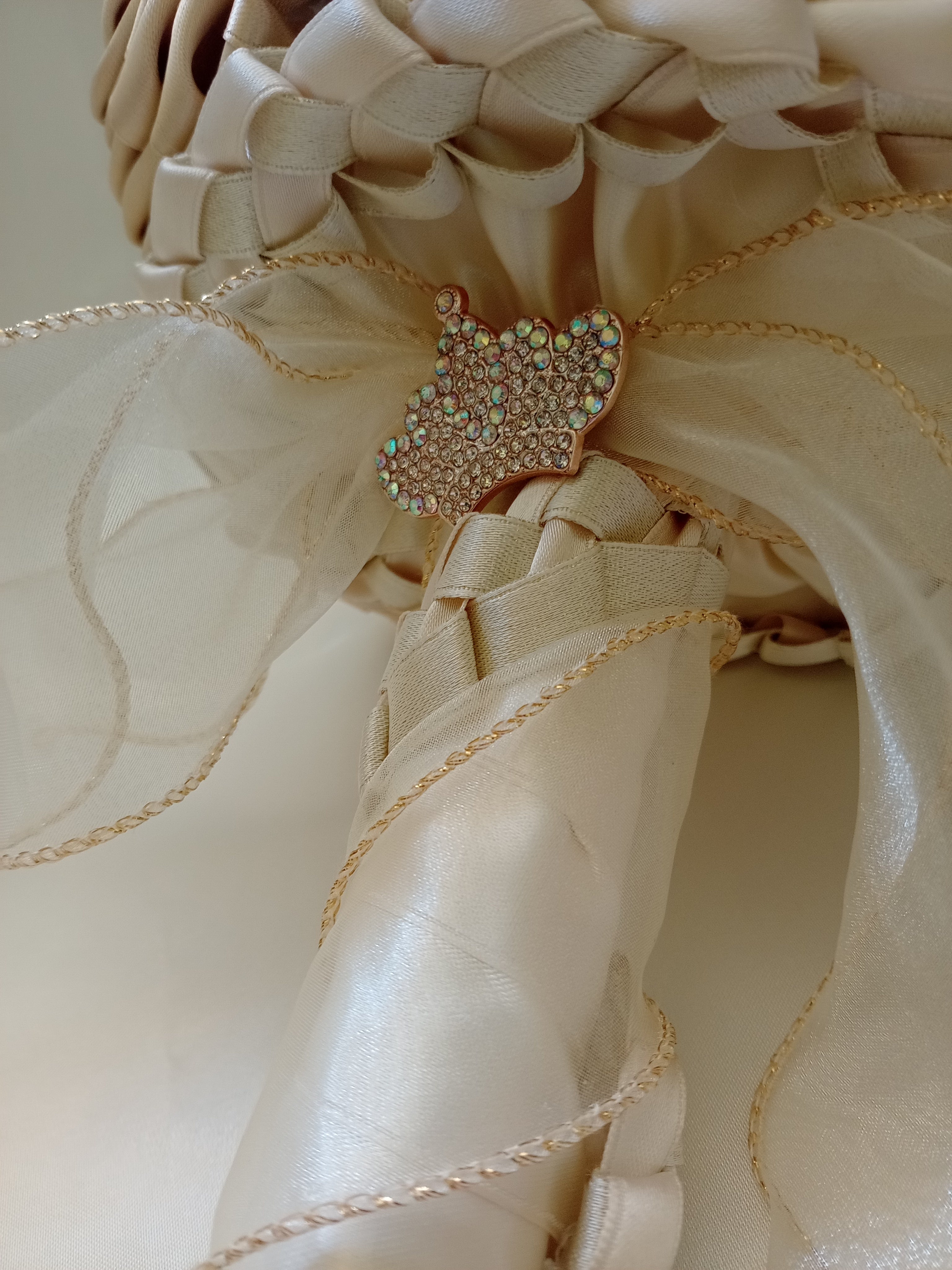 Bouquet Sposa Bicolore Avorio Chiaro e Scuro – Rose Fatte a Mano, Personalizzabile