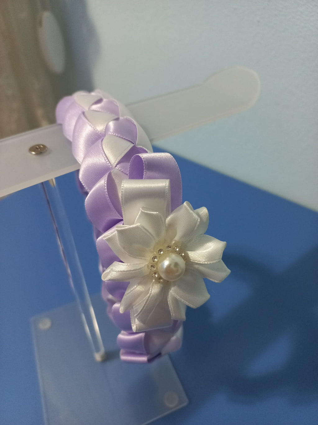 CERCHIETTO RIVESTITO A MANO CON NASTRO RASATO CREANDO UNA TRECCIA