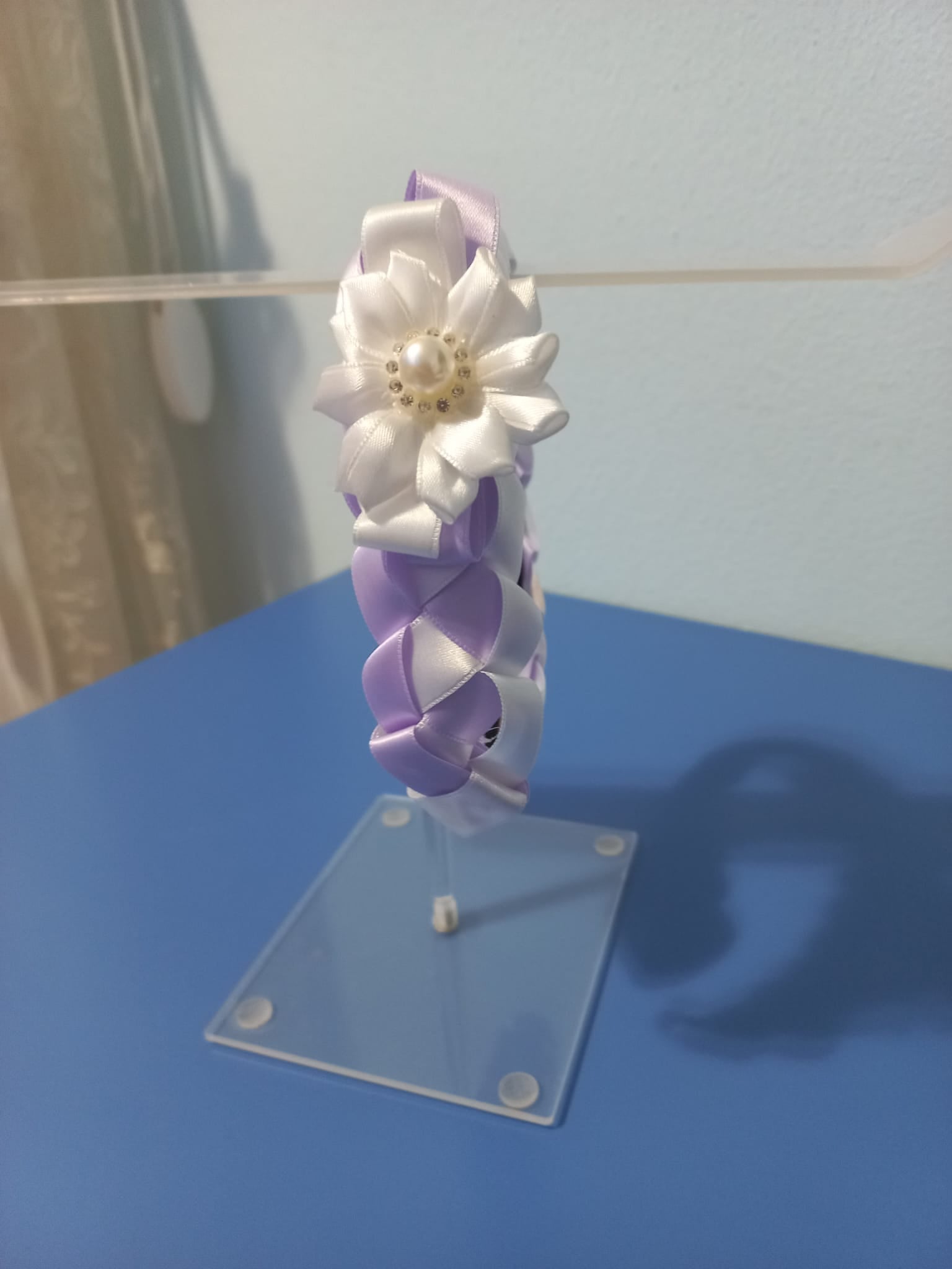 CERCHIETTO RIVESTITO A MANO CON NASTRO RASATO CREANDO UNA TRECCIA