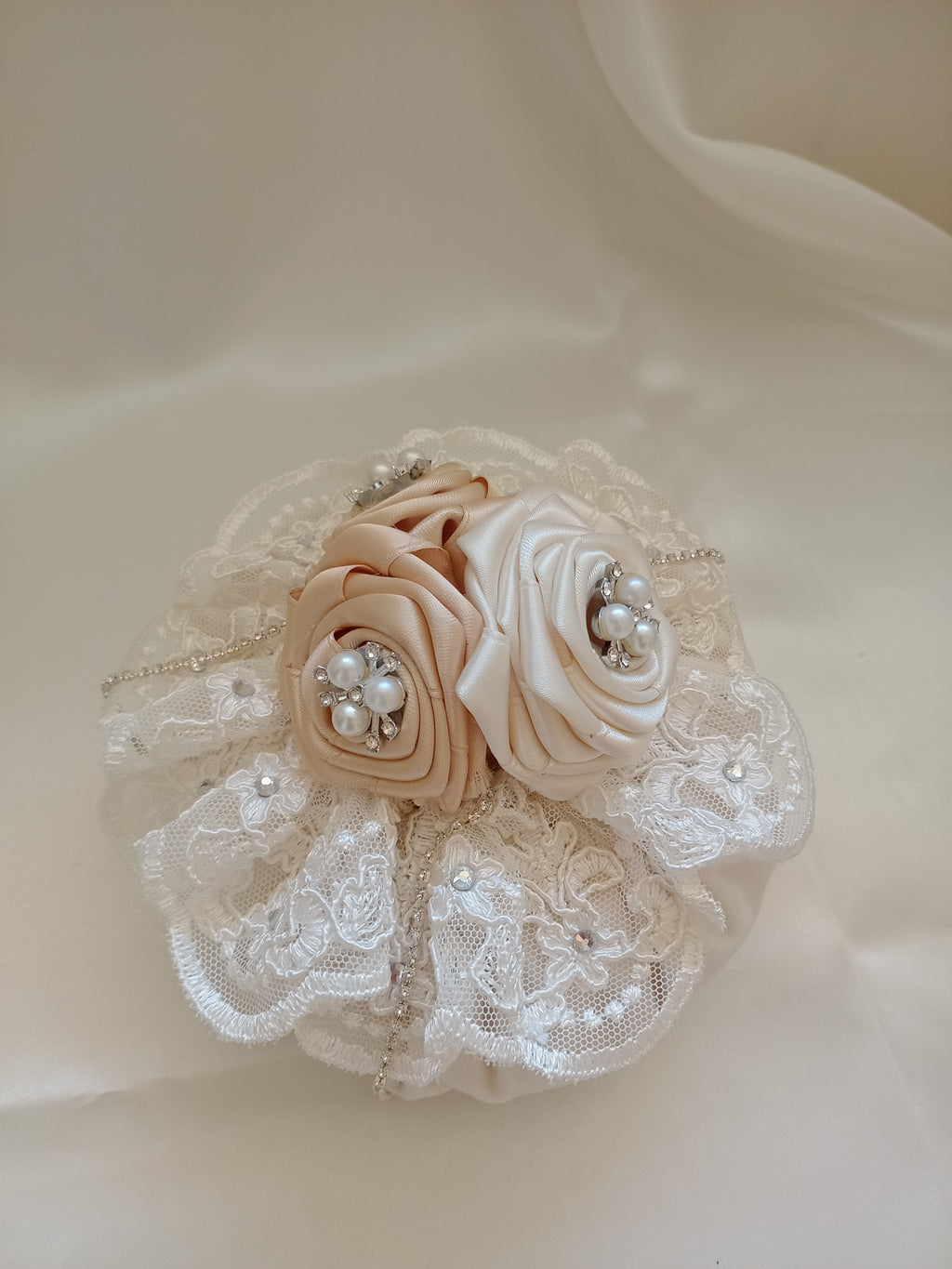 Bon Bon in Velluto con Rose – Bomboniera Matrimonio Fatta a Mano