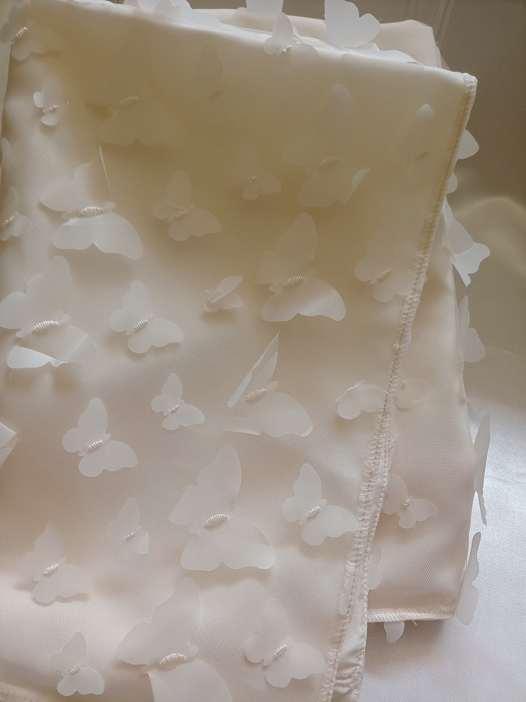 Copertina Neonata in Raso e Tulle con Farfalle – Fatto a Mano, Avorio