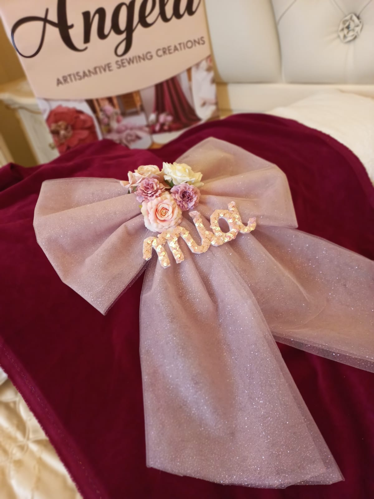 Fiocco nascita in tulle glitterato con nome personalizzato.