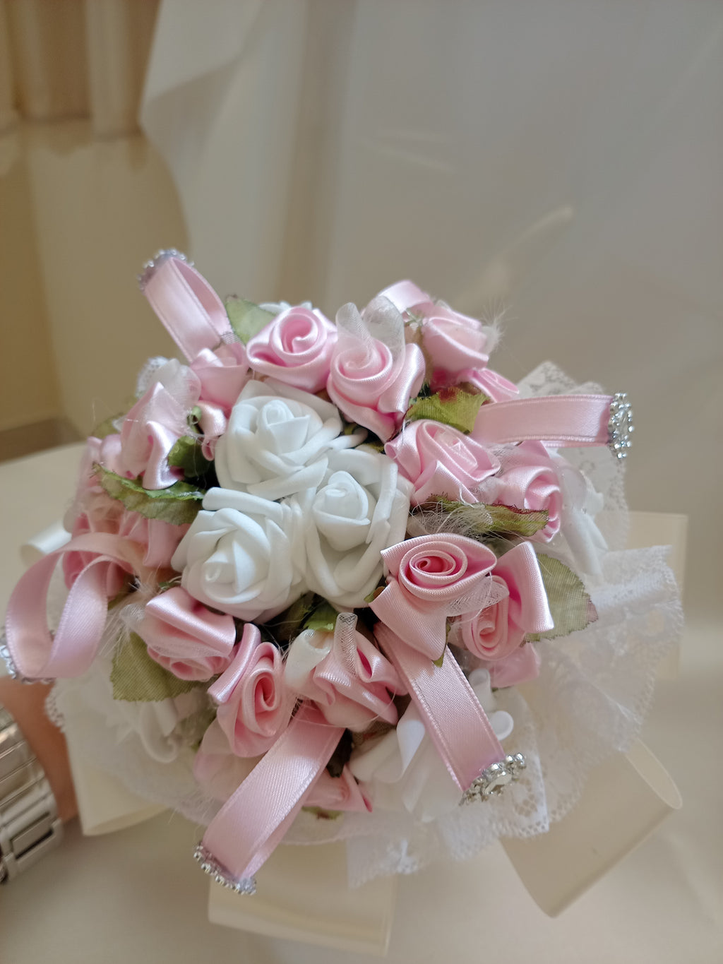 Bouquet Damigella con Fiori in Lattice e Raso – Fatto a Mano, Personalizzabile
