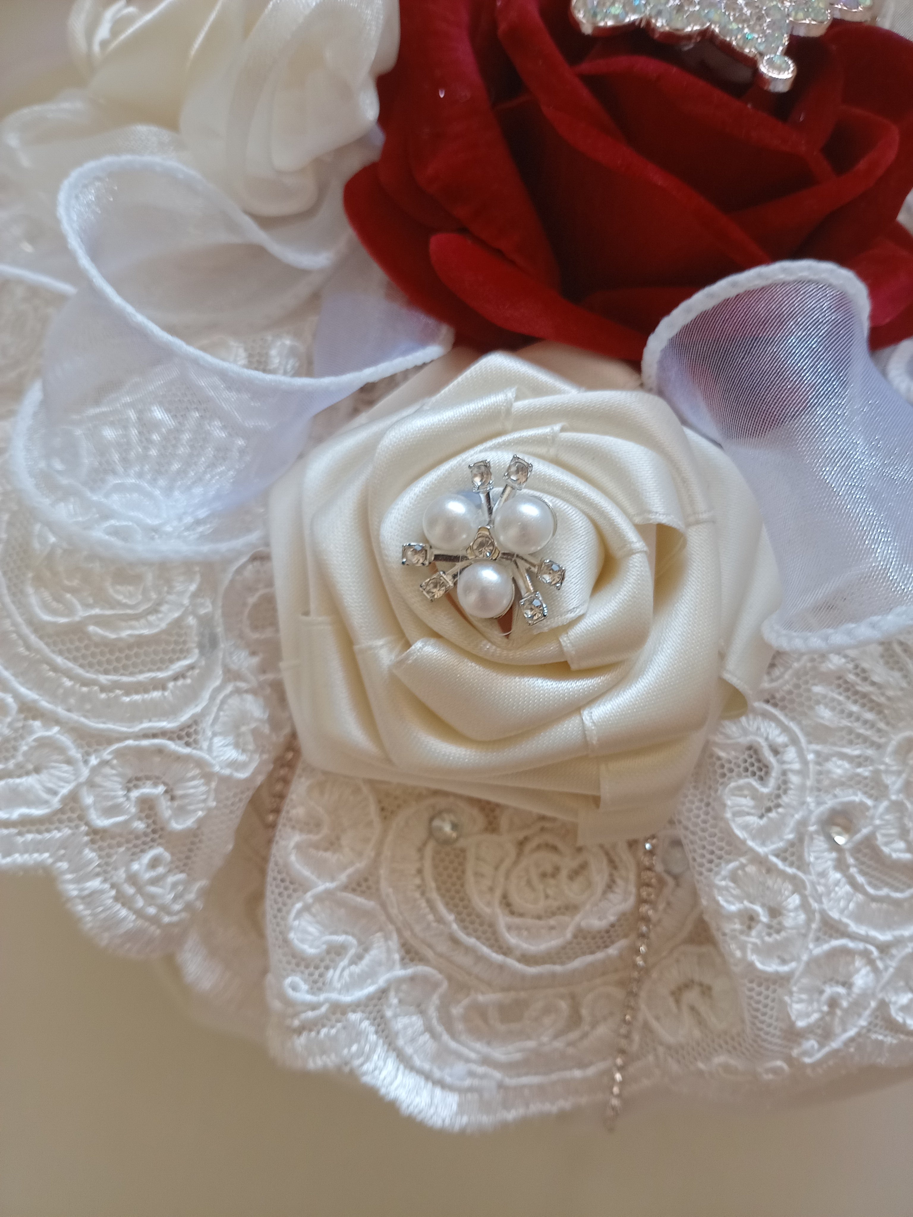 Bon Bon Sposa – Segnaposto Elegante in Velluto e Pizzo, Fatto a Mano