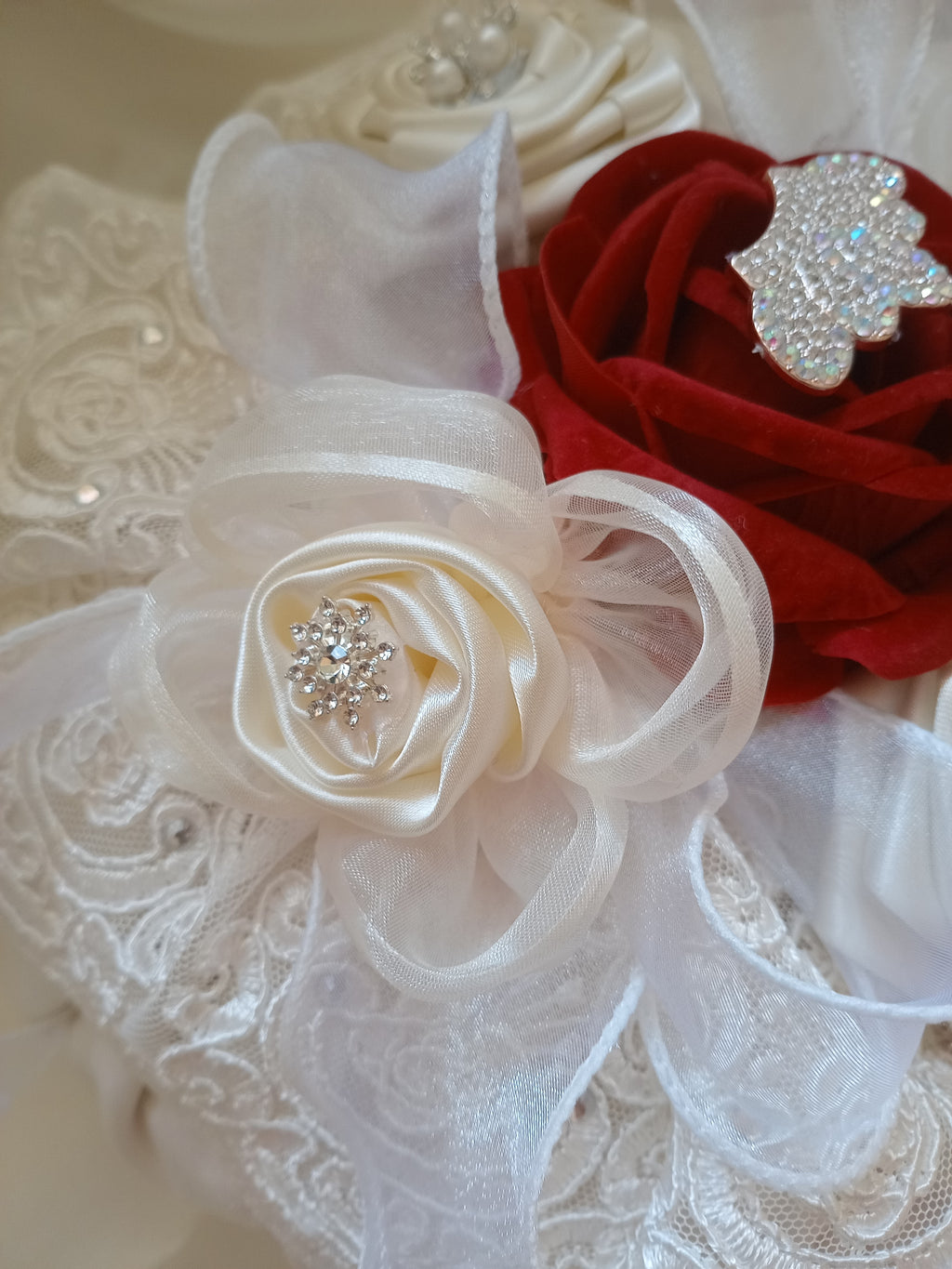 Bon Bon Sposa – Segnaposto Elegante in Velluto e Pizzo, Fatto a Mano